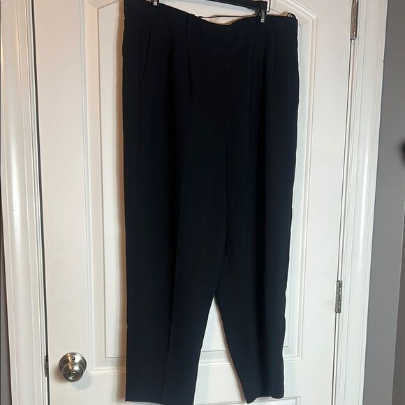 ARITZIA WILFRED EFFORTLESS PANTS - BLACK - 16 - Picture 2 of 7